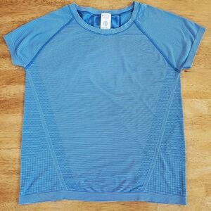 Athleta Momentum Seamless Short Sleeve Tee Striped Size Medium Athletic Work Out